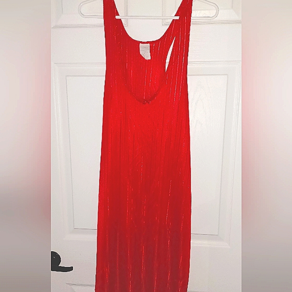 Red Sleeveless Scoop Neck Nighty